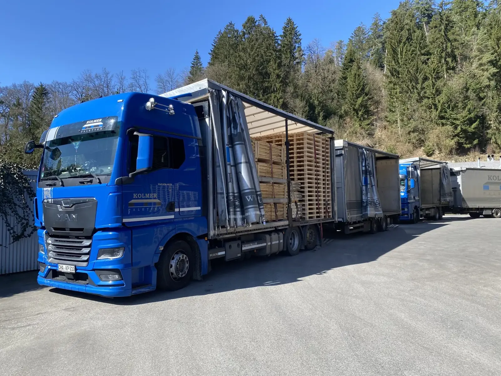 Eigene Lkw-Flotte von Kolmer Paletten